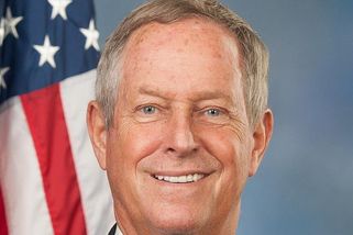 Jde o válečný akt, Rusko útočí na spojence NATO, napsal republikánský kongresman - Novinky